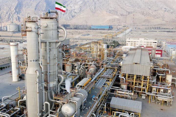 Israeli airstrikes target Amirkabir Petrochemicals plant in Mahshahr amid escalating regional conflict